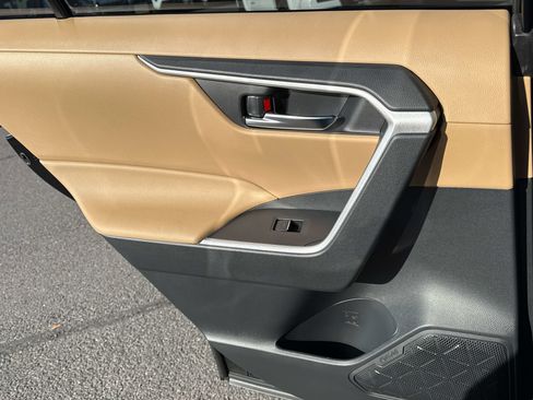 New 2025 Toyota RAV4 XLE image 16