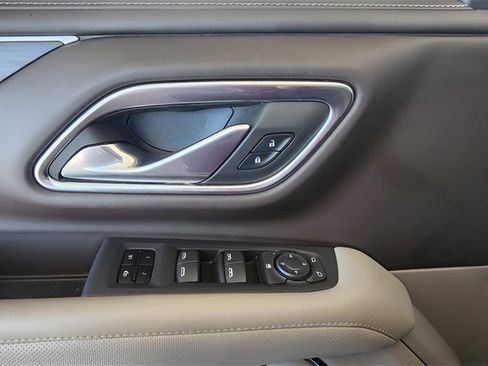 Used 2023 GMC Yukon SLT image 12