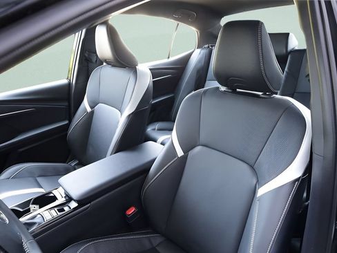 Certified 2025 Toyota Camry SE w/ Convenience Package AWD/4WD image 19