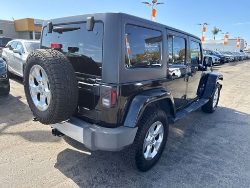 Used 2014 Jeep Wrangler Unlimited Sahara w/ Max Tow Package AWD/4WD image 13