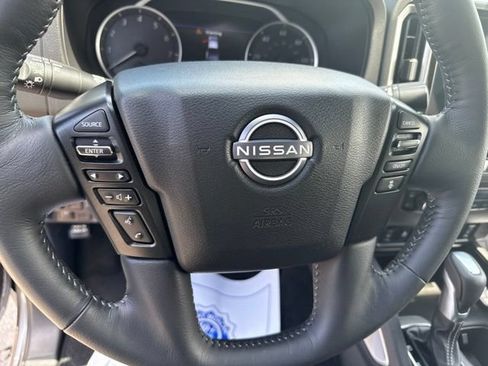 Used 2025 Nissan Frontier SV w/ SV Convenience Package RWD image 18
