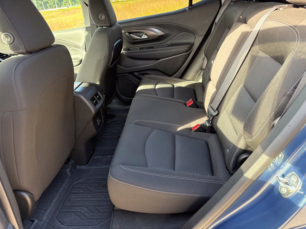 Used 2024 GMC Terrain SLE w/ Driver Convenience Package FWD image 40