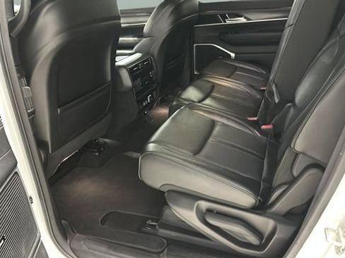 Used 2024 Jeep Wagoneer L Series II w/ Flexible Seating Group AWD/4WD image 21