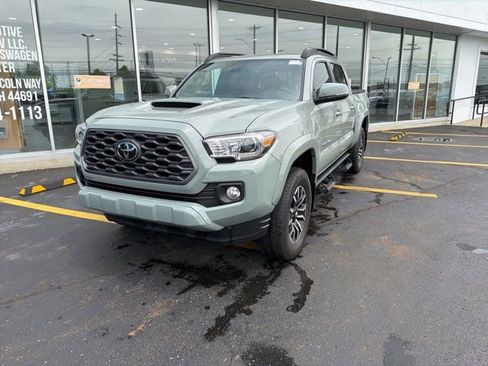 Used 2023 Toyota Tacoma TRD Sport AWD/4WD image 9