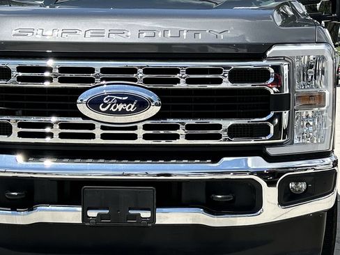 Used 2025 Ford F250 XLT w/ FX4 Off-Road Package AWD/4WD image 8