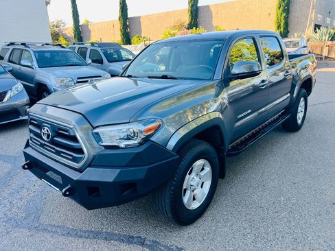 Used 2016 Toyota Tacoma SR5 RWD image 1