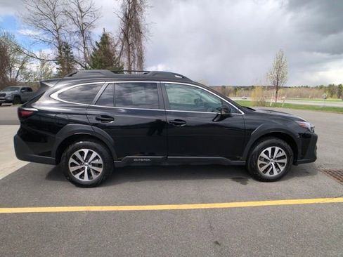 Used 2023 Subaru Outback Premium AWD/4WD image 7
