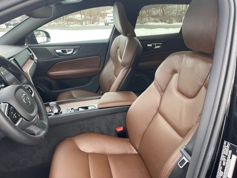 Used 2025 Volvo V60 B5 Cross Country Plus image 16