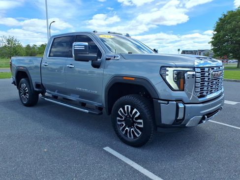 Certified 2024 GMC Sierra 2500 Denali w/ Technology Package AWD/4WD image 4
