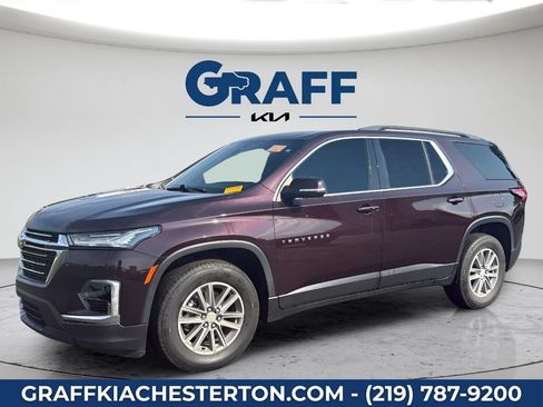 Used 2023 Chevrolet Traverse LT FWD image 2