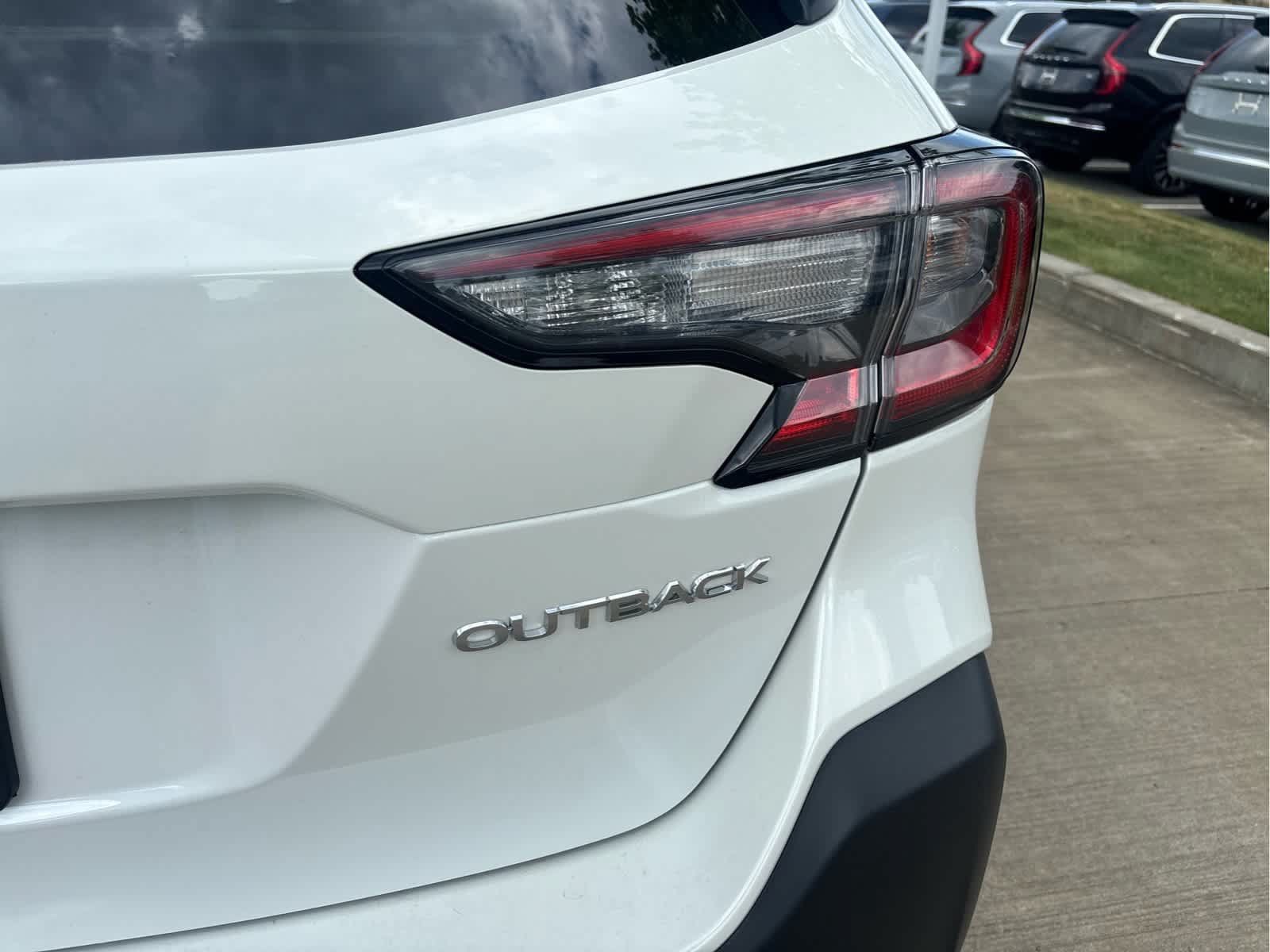 Used 2025 Subaru Outback Premium AWD/4WD image 8