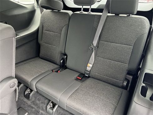 Certified 2025 Chevrolet Traverse LT image 23