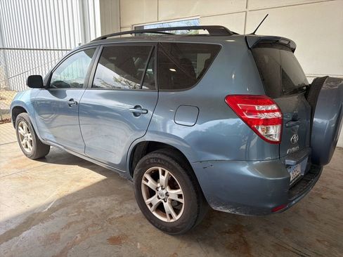 Used 2012 Toyota RAV4 FWD w/ Upgrade Value Pkg image 2