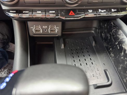 Used 2025 Dodge Durango R/T AWD/4WD image 32