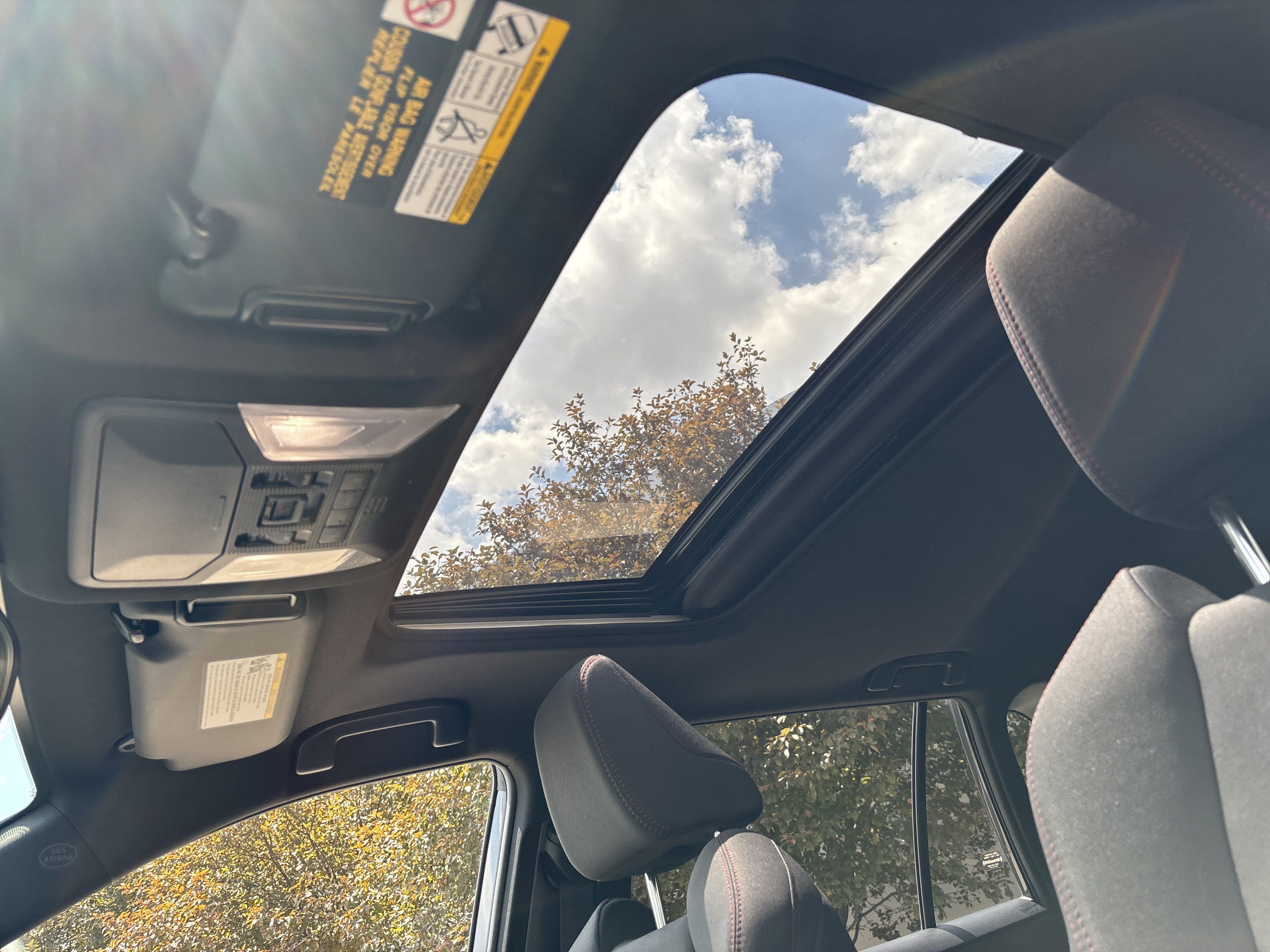 Used 2022 Toyota RAV4 SE w/ Weather & Moonroof Package AWD/4WD image 38