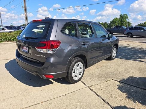 Used 2022 Subaru Forester AWD/4WD image 5