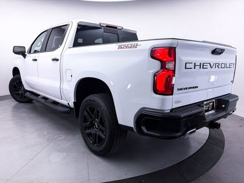 Used 2024 Chevrolet Silverado 1500 LT Trail Boss w/ LT Trail Boss Premium Package AWD/4WD image 2