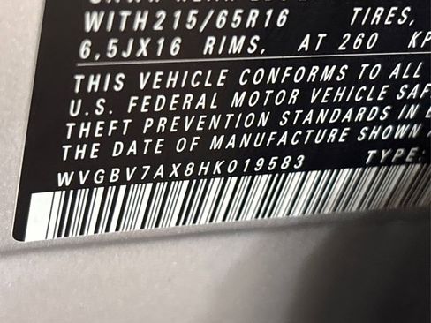 Used 2017 Volkswagen Tiguan S image 17