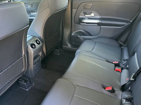Used 2026 Mercedes-Benz GLB 250 image 21