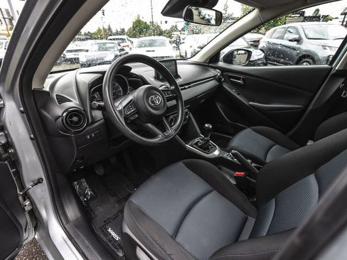 Used 2019 Toyota Yaris L FWD image 18
