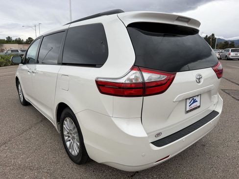 Used 2017 Toyota Sienna XLE w/ XLE Navigation Package FWD image 3
