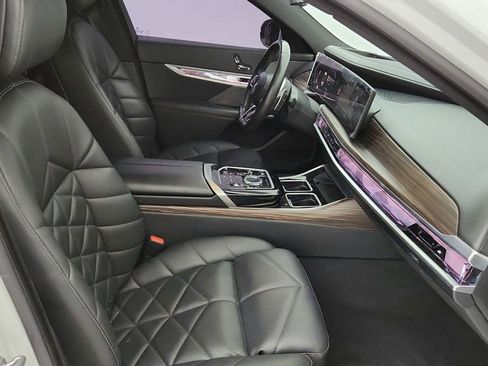 Used 2023 BMW 740i w/ Parking Assistance Package image 26