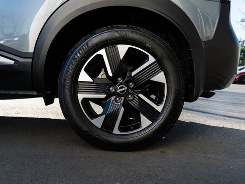 Used 2025 Nissan Kicks SR image 7