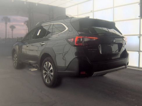Used 2023 Subaru Outback Touring XT AWD/4WD image 2