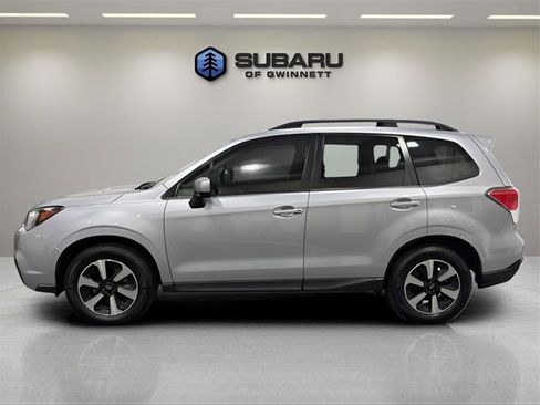 Used 2017 Subaru Forester 2.5i Premium image 2