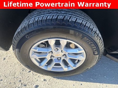 Used 2025 Chevrolet Suburban LS image 26