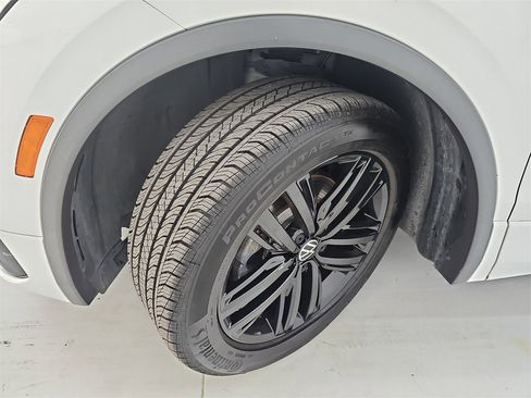 Used 2022 Volkswagen Tiguan SE R-Line image 42