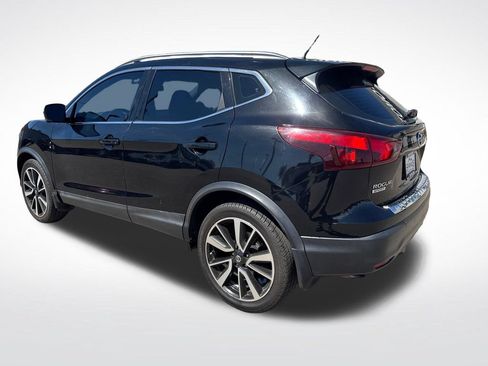 Used 2018 Nissan Rogue Sport SL w/ SL Premium Package FWD image 3