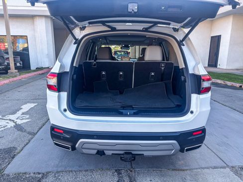 Used 2024 Honda Pilot Touring image 13