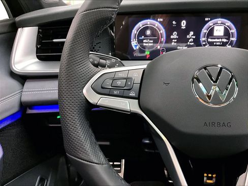 New 2026 Volkswagen Tiguan SE R-Line image 17