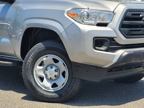 Certified 2018 Toyota Tacoma SR w/ SR Convenience Package AWD/4WD image 4