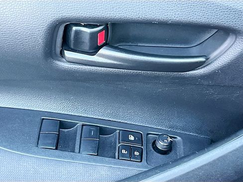 Used 2025 Toyota Corolla LE FWD image 18