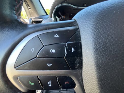 Used 2021 Jeep Grand Cherokee Trailhawk w/ Trailhawk Luxury Group image 17