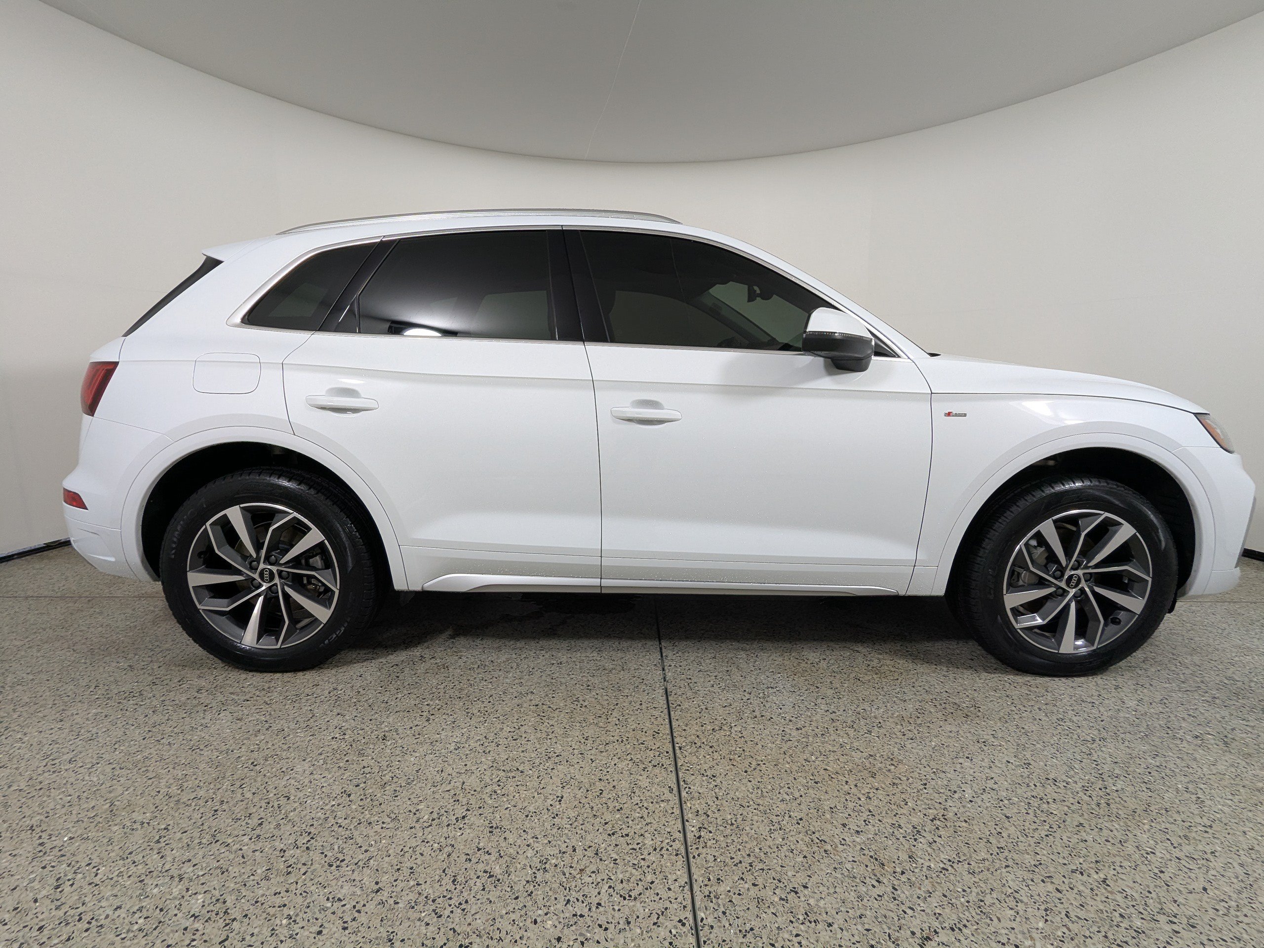 Certified 2024 Audi Q5 2.0T Premium Plus AWD/4WD image 8