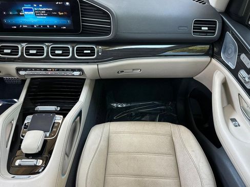 Used 2020 Mercedes-Benz GLS 580 4MATIC image 31