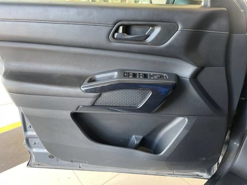 Certified 2024 Nissan Pathfinder S FWD image 9