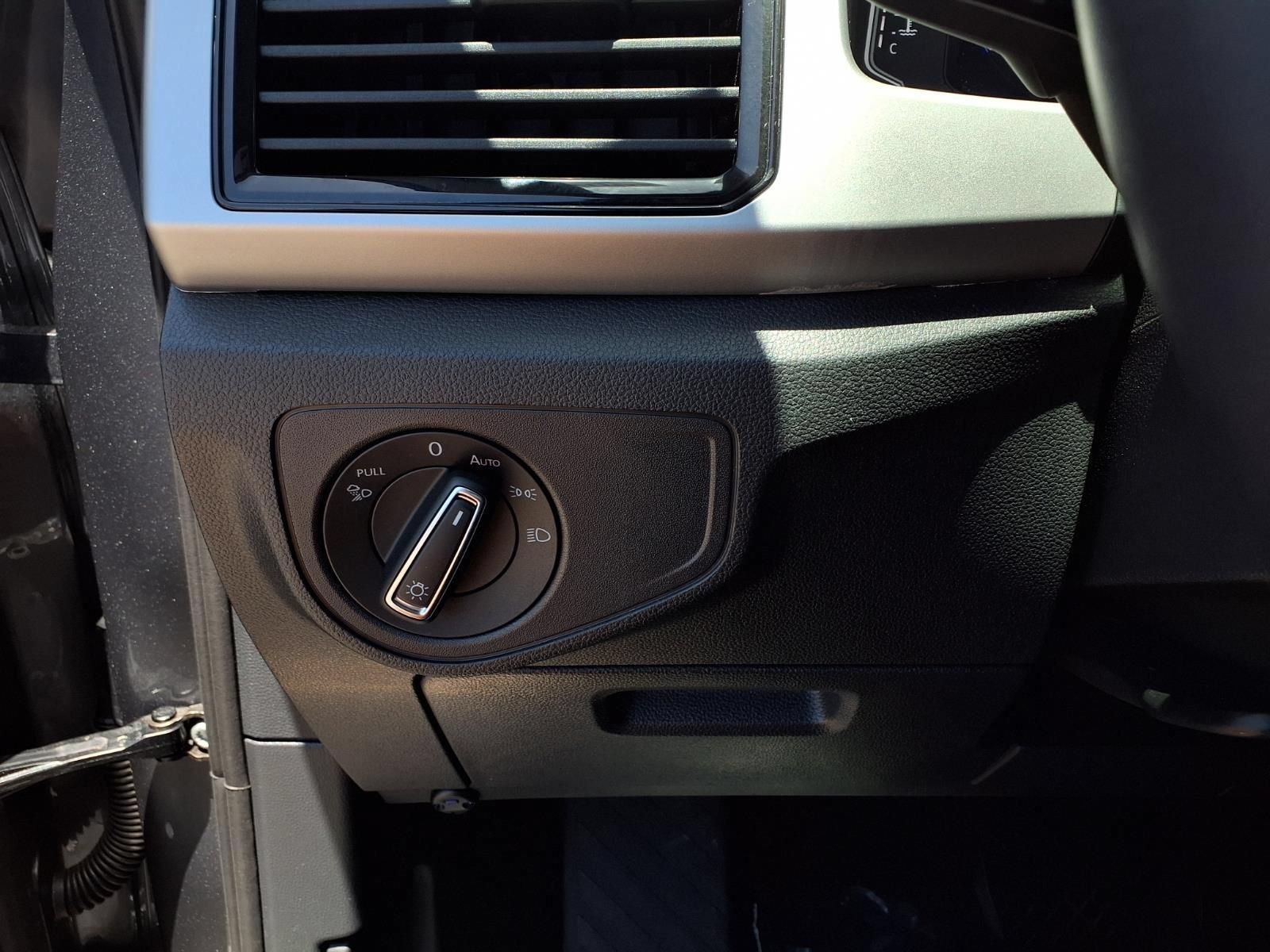 Certified 2023 Volkswagen Atlas SE FWD image 17