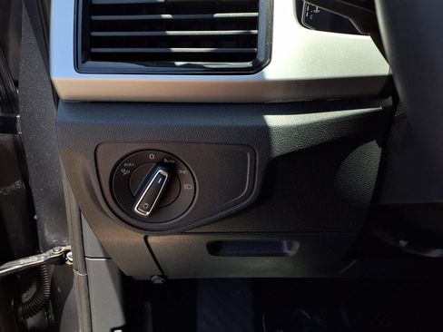 Certified 2023 Volkswagen Atlas SE FWD image 17