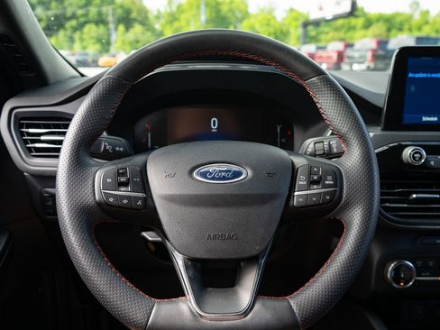 Used 2023 Ford Escape ST-Line AWD/4WD image 28