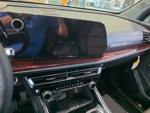 New 2026 Chevrolet Traverse Z71 AWD/4WD image 18