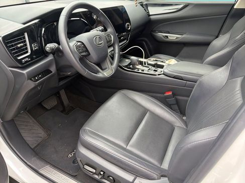 Used 2023 Lexus NX 250 FWD w/ Towing Package (2000 Lbs) image 11