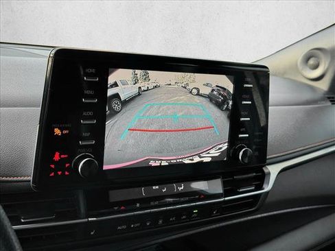 Used 2022 Toyota Sienna XSE w/ XSE Plus Package FWD image 13