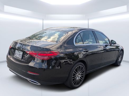 Used 2025 Mercedes-Benz C 300 Sedan image 3