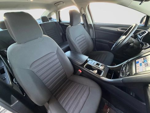 Used 2017 Ford Fusion SE w/ Fusion SE Technology Package FWD image 21
