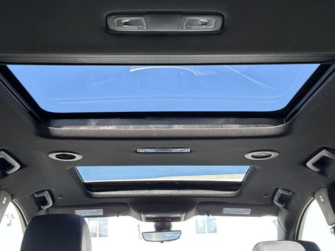 Used 2023 Buick Enclave Premium w/ Experience Buick Package image 19