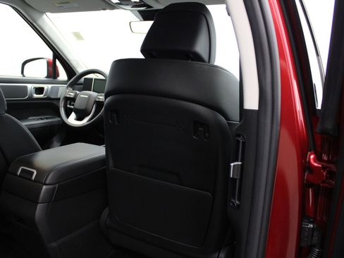 Used 2025 Hyundai Santa Fe SEL AWD/4WD image 25
